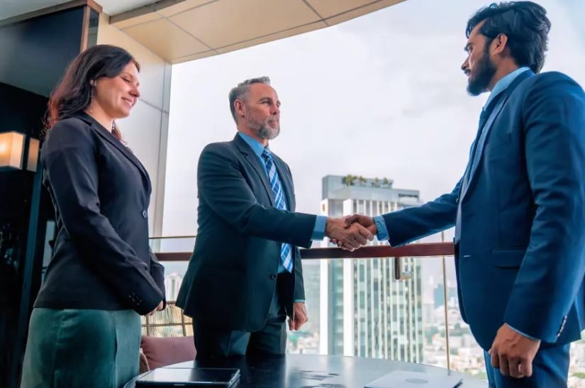 Reunión de trabajo del despacho con un cliente empresarial
